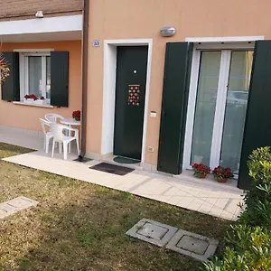https://a-2-passi-dal-scardovari.hotelinveneto.com