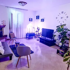  Appartamento Charlie's Arezzo-appartamento-b&b Con Parcheggio Privato- Citta Del Natale 2023 - Centro Fiere E Congressi- Mercatini Natale Casa Di Babbo Natale E Villaggio Tirolese 2023
